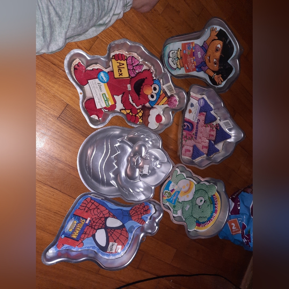 Cake pans